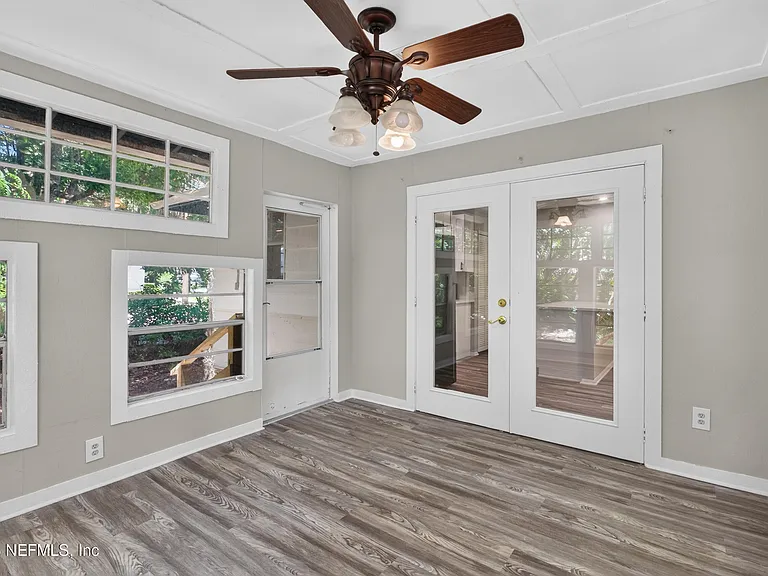 417 S Pine Ave — Photo 27