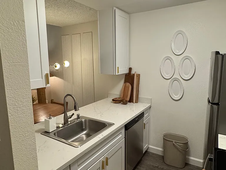 WoodAcre Apartments — Photo 11