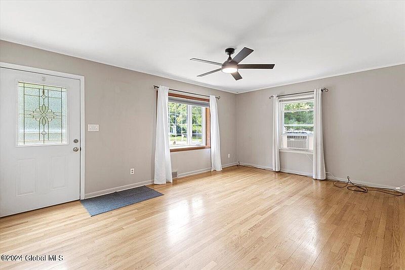 4th image of 33 Harlau Drive
