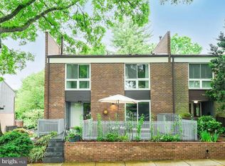 11554 Links Dr, Reston, VA 20190