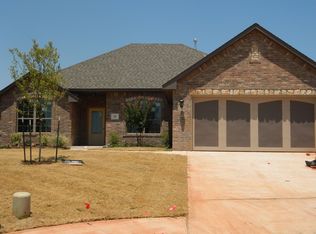 57 Bonaire Dr, Edmond, OK 73013