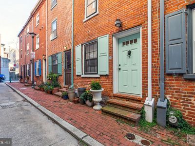 908 Waverly St, Philadelphia, PA, 19147