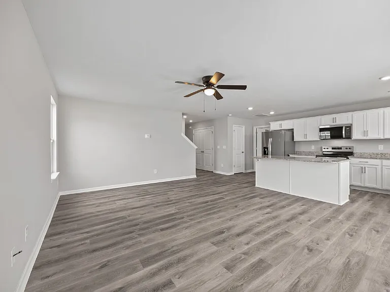 4500 Sandstone Dr — Photo 32