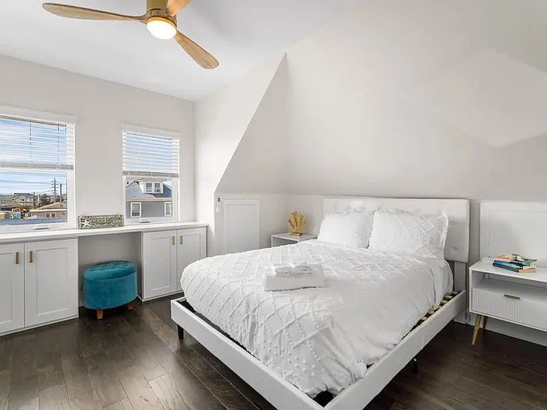 1059 Asbury Ave #3 — Photo 4