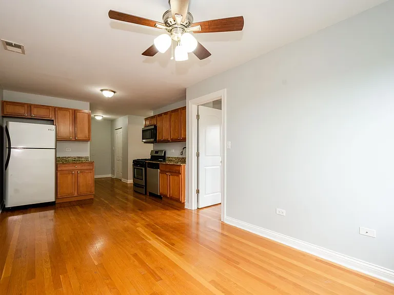 7616 N Marshfield Ave — Photo 17