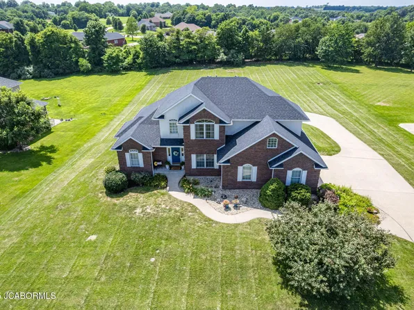 303 Summerhill Dr, Jefferson City, MO 65109