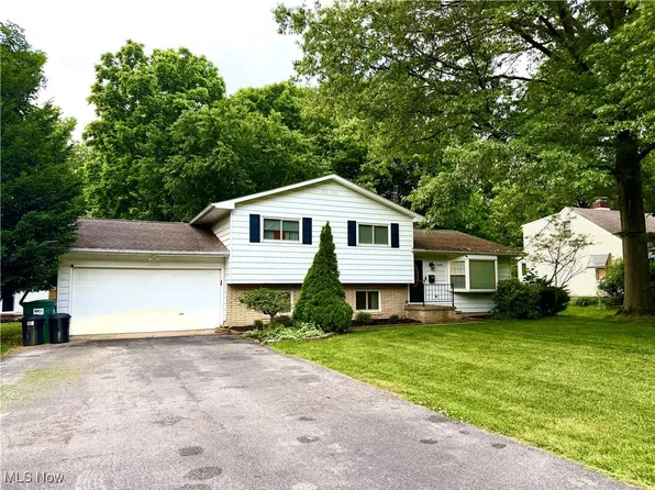 7849 Emery Cir, Mentor, OH 44060