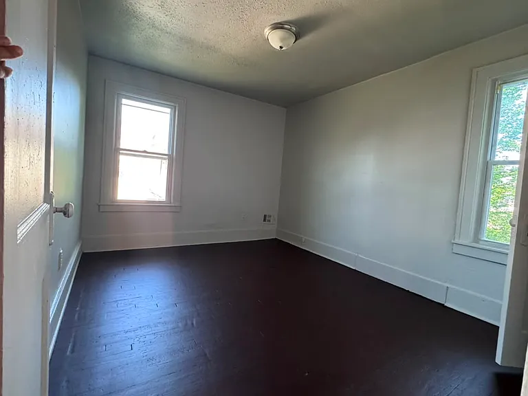 2474 Fullerton Ave — Photo 8