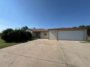 719 W Highway St, Jetmore, KS 67854