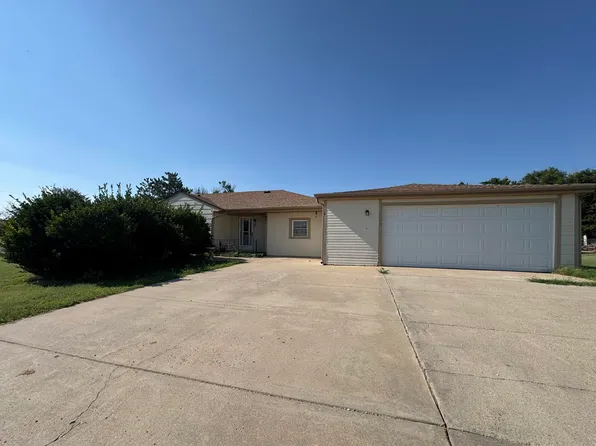 719 W Highway St, Jetmore, KS 67854