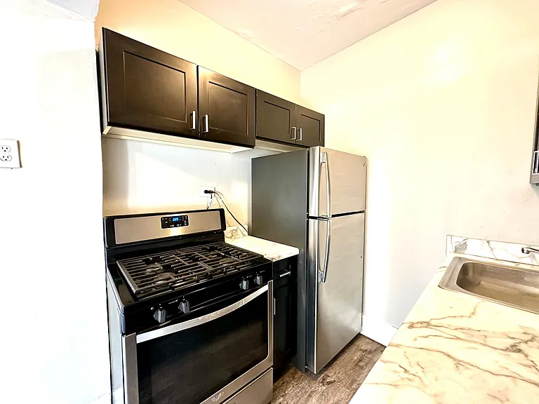 1033 W Loyola Ave #207 — Photo 10
