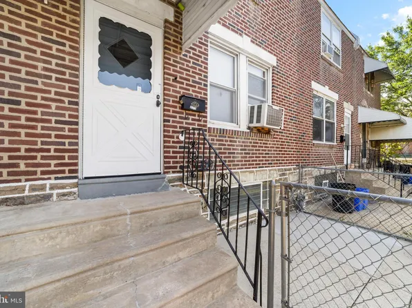 4557 Oakmont St, Philadelphia, PA 19136