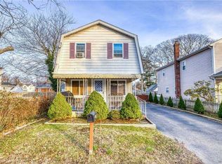 107 Woodside Dr, Mastic Beach, NY 11951