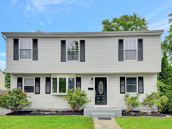 2nd image of 22 Bay Ave