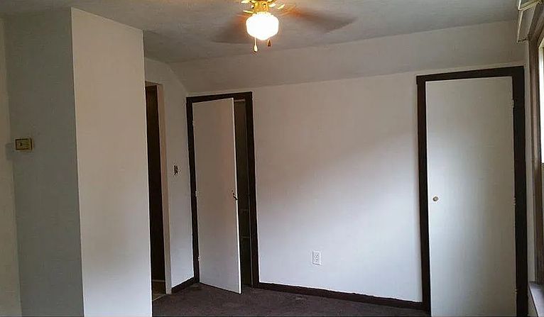 2nd image of 3321 Colburn Ave #Up