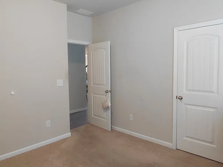 Laurelcrest Ln — Photo 8