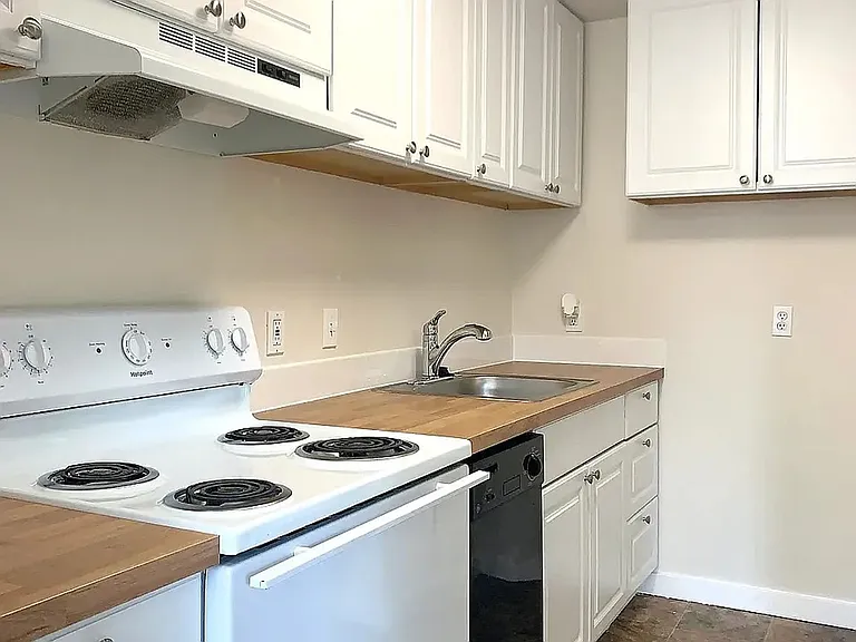 Renovated Apartments at Cedar Lane | Updated Kitchens & LVP Flooring | 1 Month Free! — Photo 7