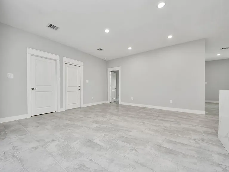 1307 Laskey St — Photo 20