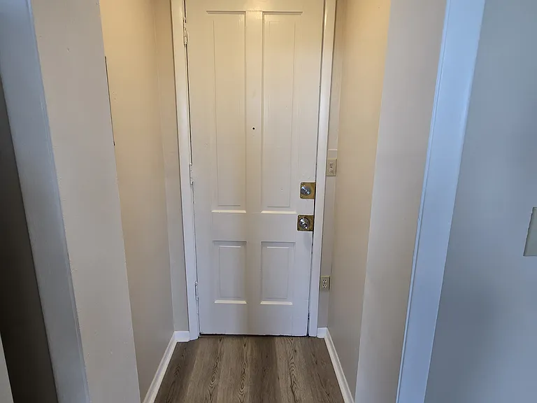 102 N Arch St — Photo 2