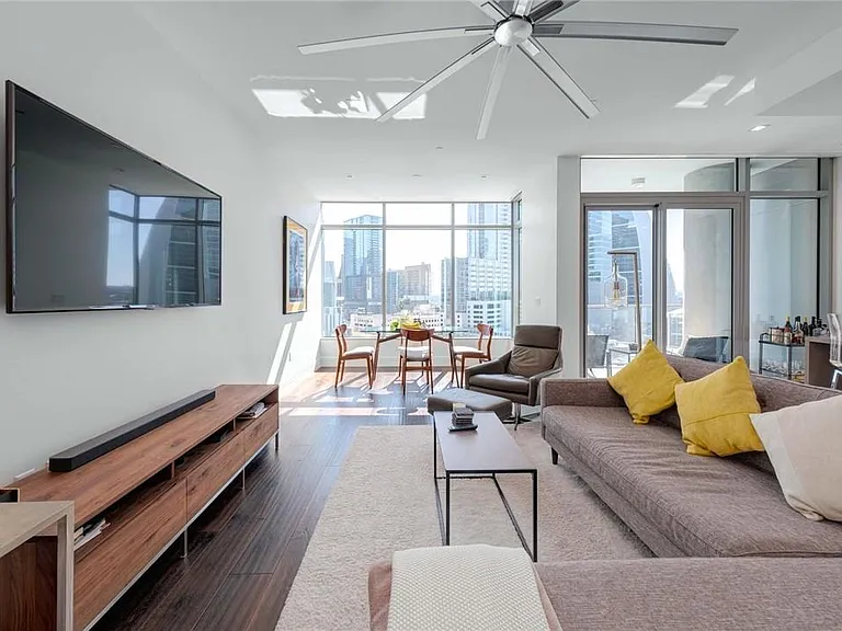 501 West Ave #1005 — Photo 7