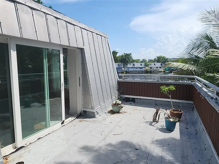 4081 NE 14th Ave — Photo 27
