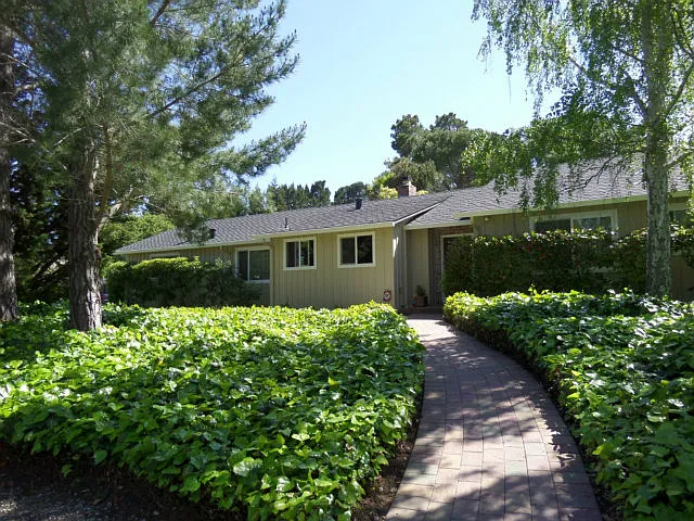 55 Roberts Way photo 1