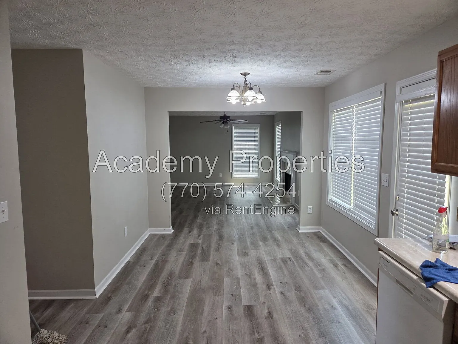 4 bed, 3.5 bath, $2,150 — Photo 2