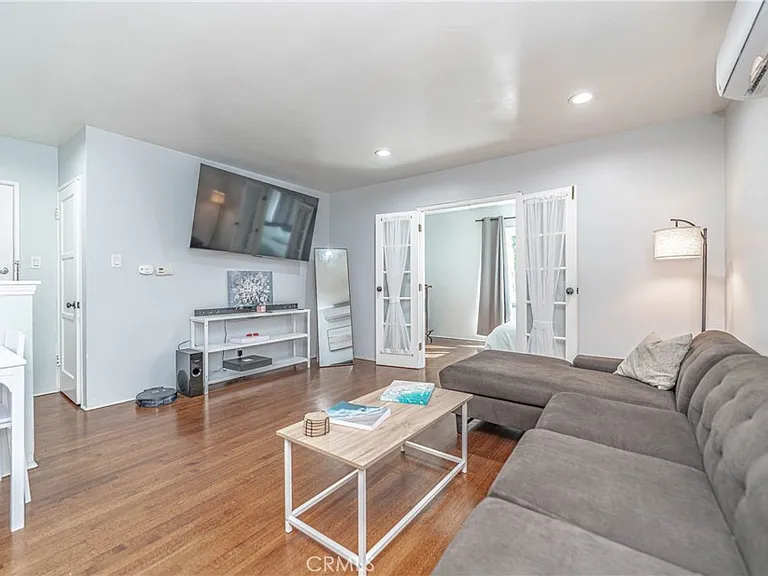325 Cedar Ave #1 — Photo 8