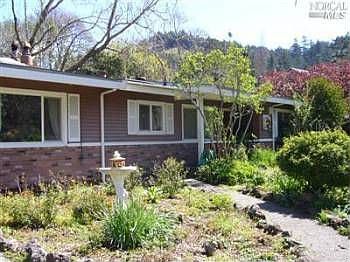 1st image of 3 Crescent Dr