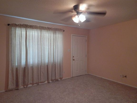 2nd image of 4711 Parkland Dr