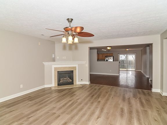5th image of 608 Blossom Hill Dr