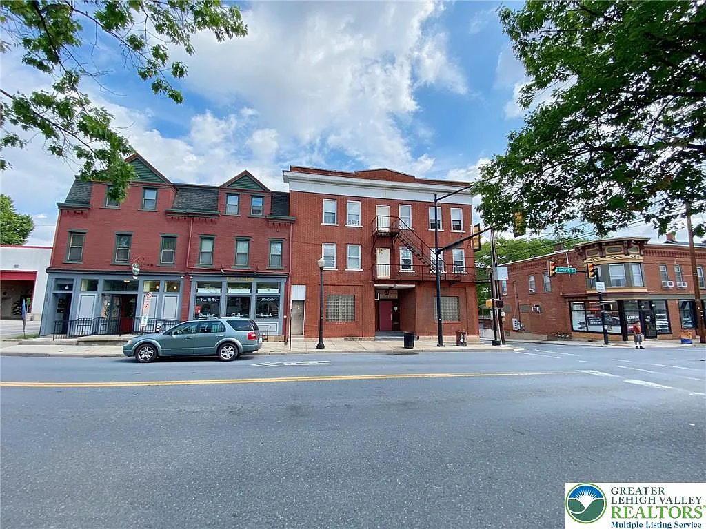2 bed, 1.0 bath, 600 sqft, $1,400 — Photo 1