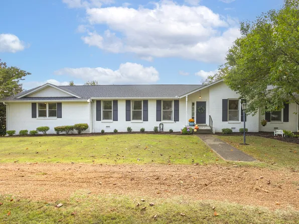 7921 Meadow View Dr, Nashville, TN 37221