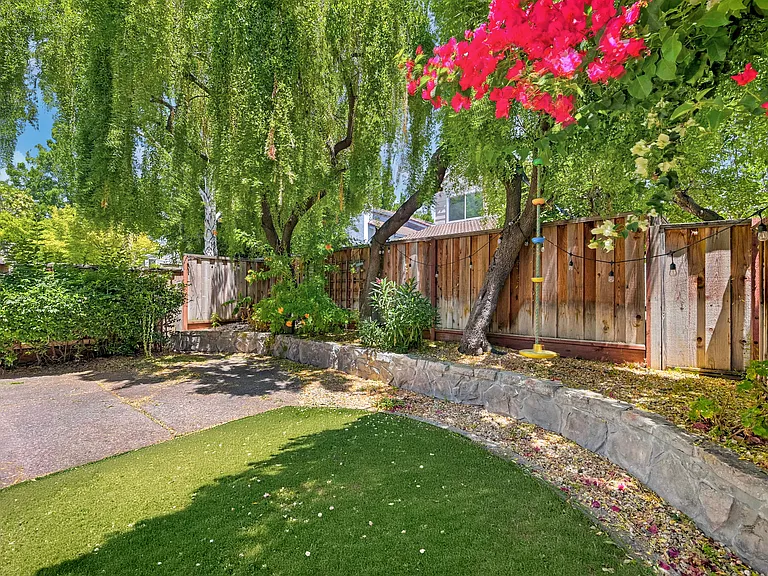 1286 Crestpoint Dr — Photo 31
