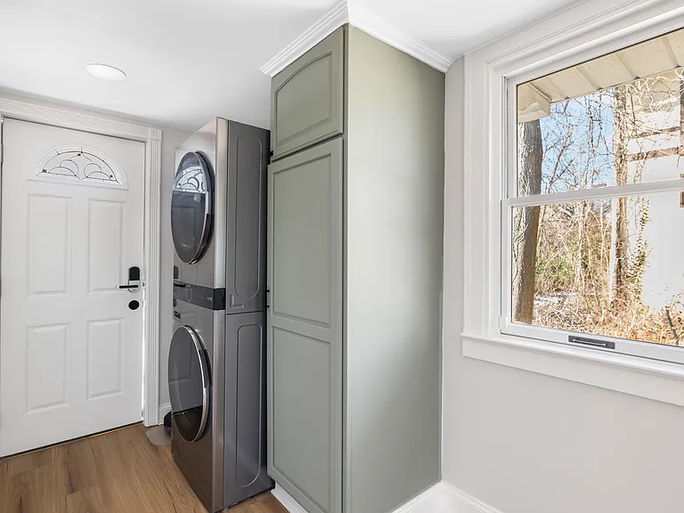60 Stuyvesant Plz — Photo 10