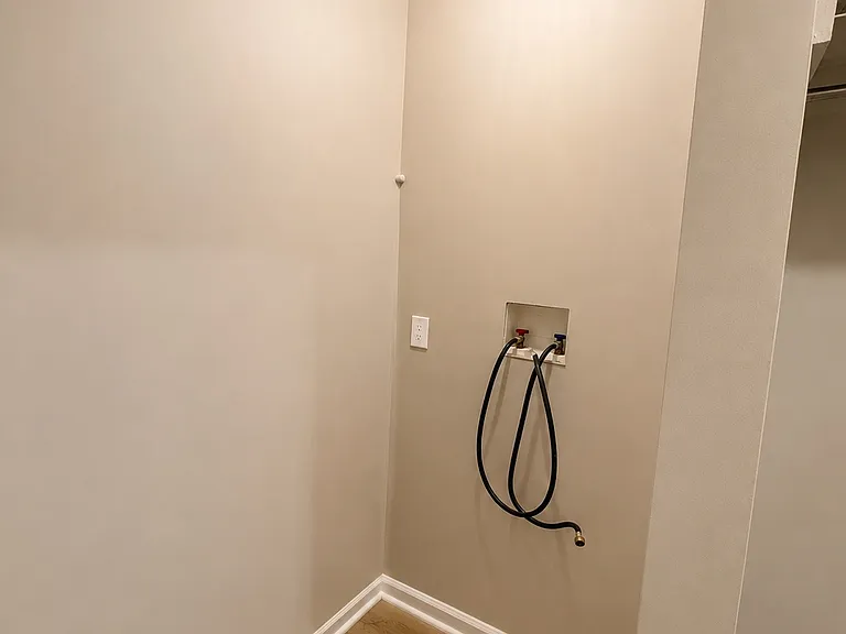 143 S Monroe Ave — Photo 16