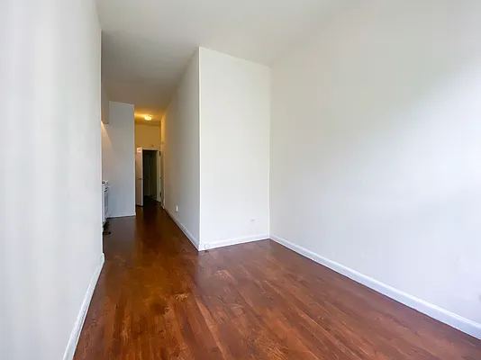 Rented by Kahen Properties | media 1