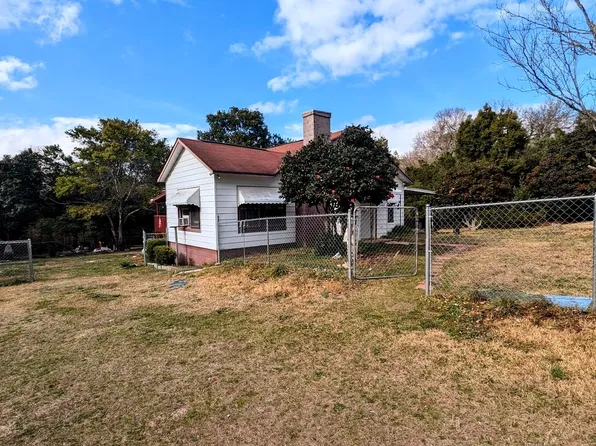 2724 Herbert Smart Airport Rd, Macon, GA 31217