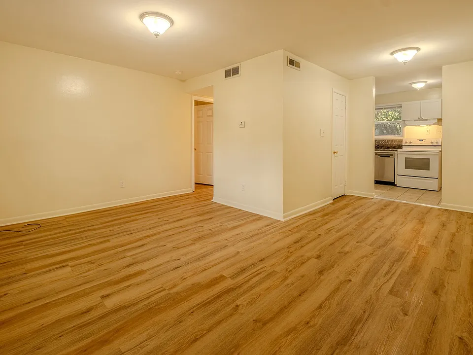 2BR on UGA Bus Route Minutes from UGA & Downtown Athens
