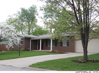 4903 Chateau Dr, Godfrey, IL