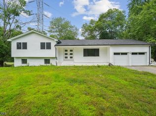 32 Wingate Dr, Livingston, NJ 07039
