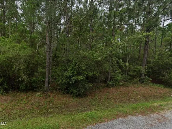 1 8th St, Bay Saint Louis, MS 39520