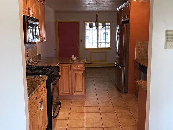 3rd image of 1049 Bryant Ave #2