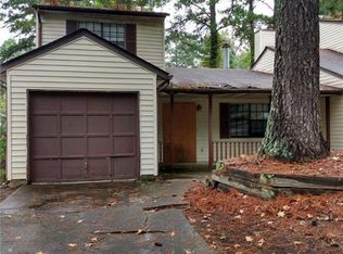 402 Pine Tree Trl, Atlanta, GA 30349