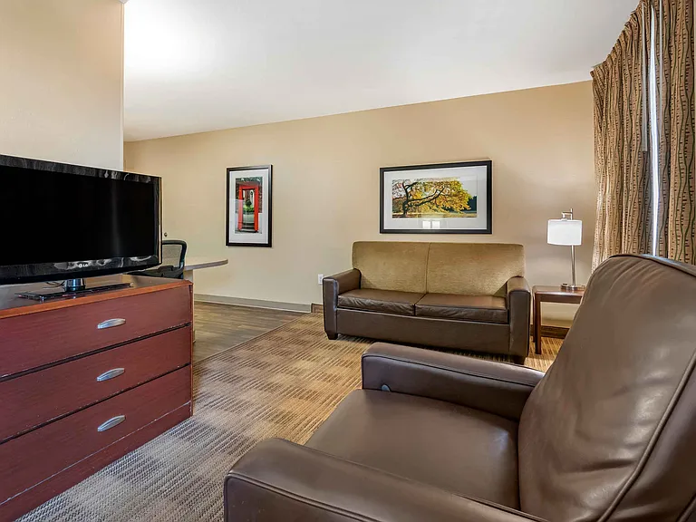 Deluxe Studio - 2 Full Beds