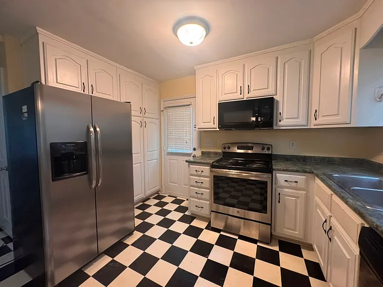 547 Lockwood Dr — Photo 8
