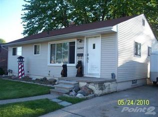 26061 Compson St, Roseville, MI 48066