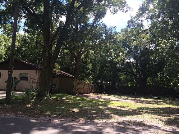 3rd image of 1605 E River Cove St
