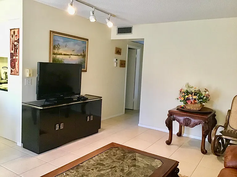 4004 Exeter Dr #A — Photo 13
