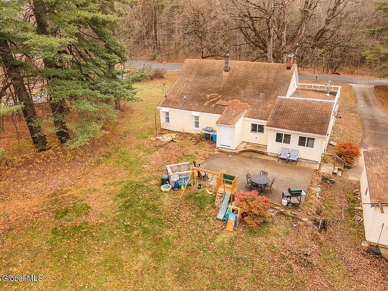4th image of 31 Bulson Road